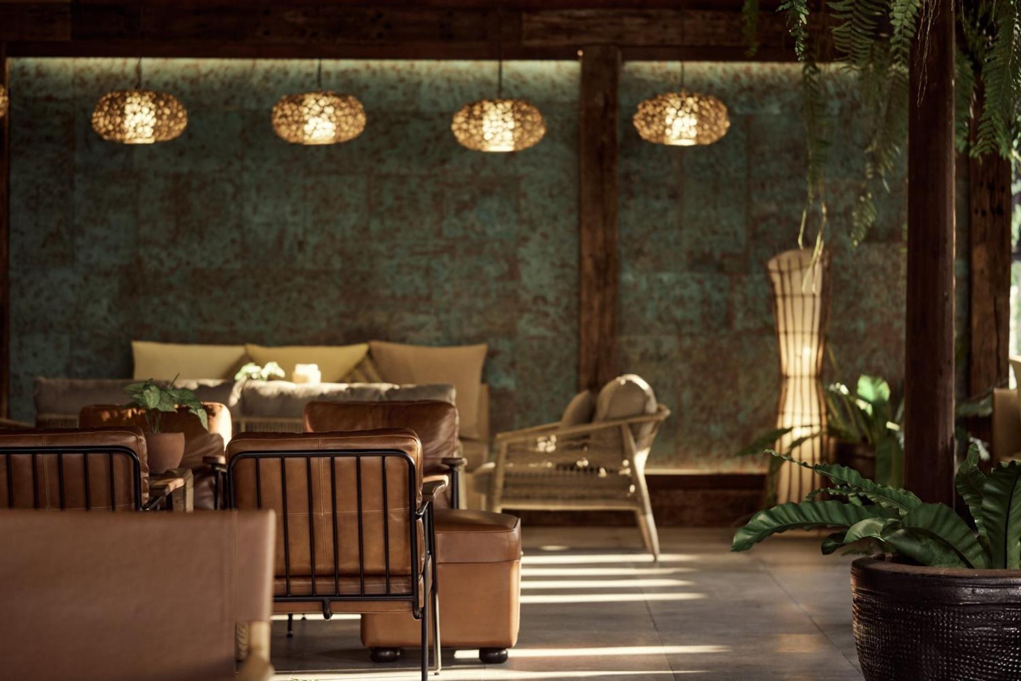 Dinso Resort & Villas Phuket, Vignette Collection By Ihg Patong Exterior photo The interior of the restaurant