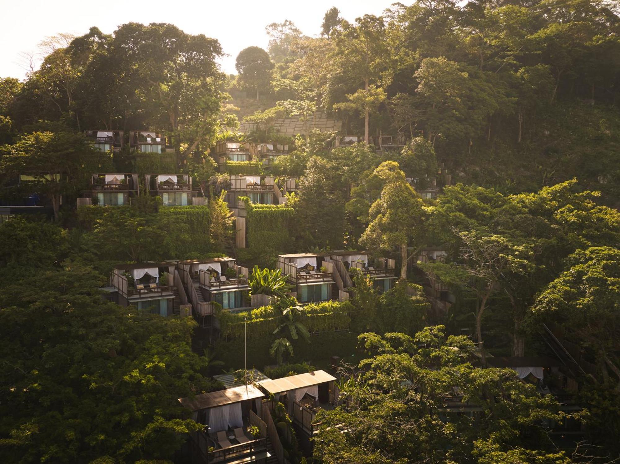Dinso Resort & Villas Phuket, Vignette Collection By Ihg Patong Exterior photo View of the cemetery