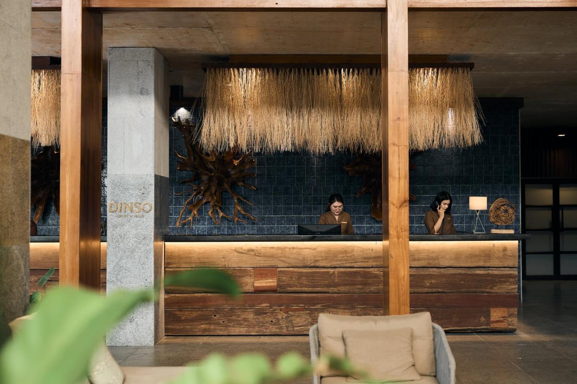 Dinso Resort & Villas Phuket, Vignette Collection By Ihg Patong Exterior photo The hotel's lobby