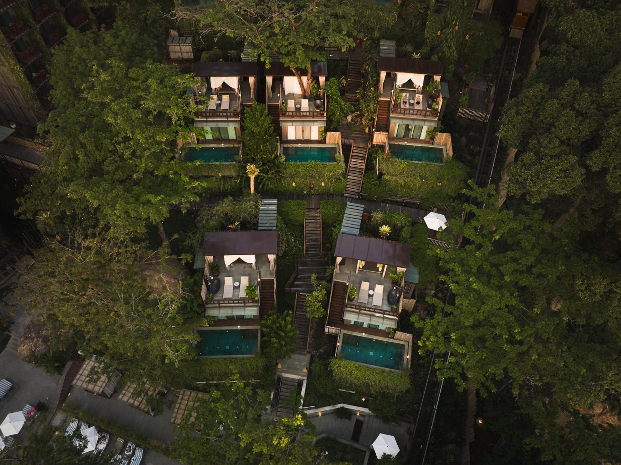 Dinso Resort & Villas Phuket, Vignette Collection By Ihg Patong Exterior photo Aerial view of the resort