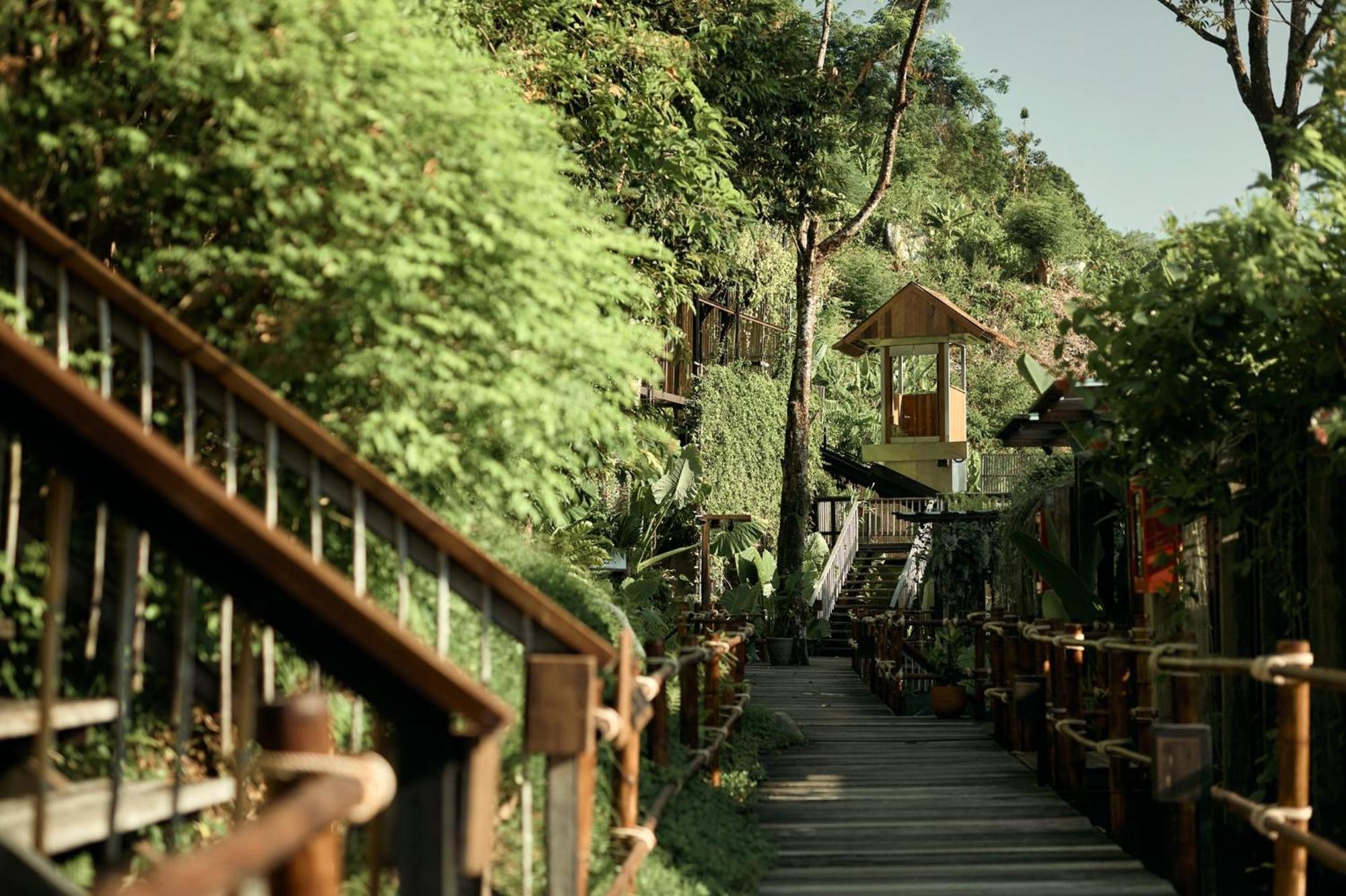 Dinso Resort & Villas Phuket, Vignette Collection By Ihg Patong Exterior photo The Treehouse Village
