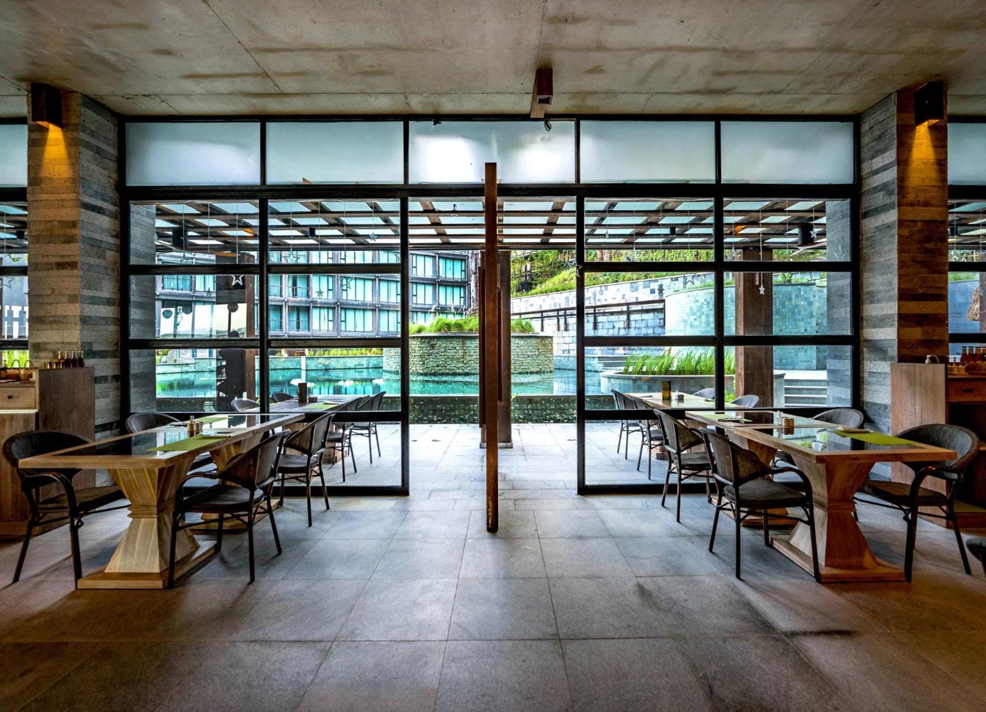 Dinso Resort & Villas Phuket, Vignette Collection By Ihg Patong Exterior photo