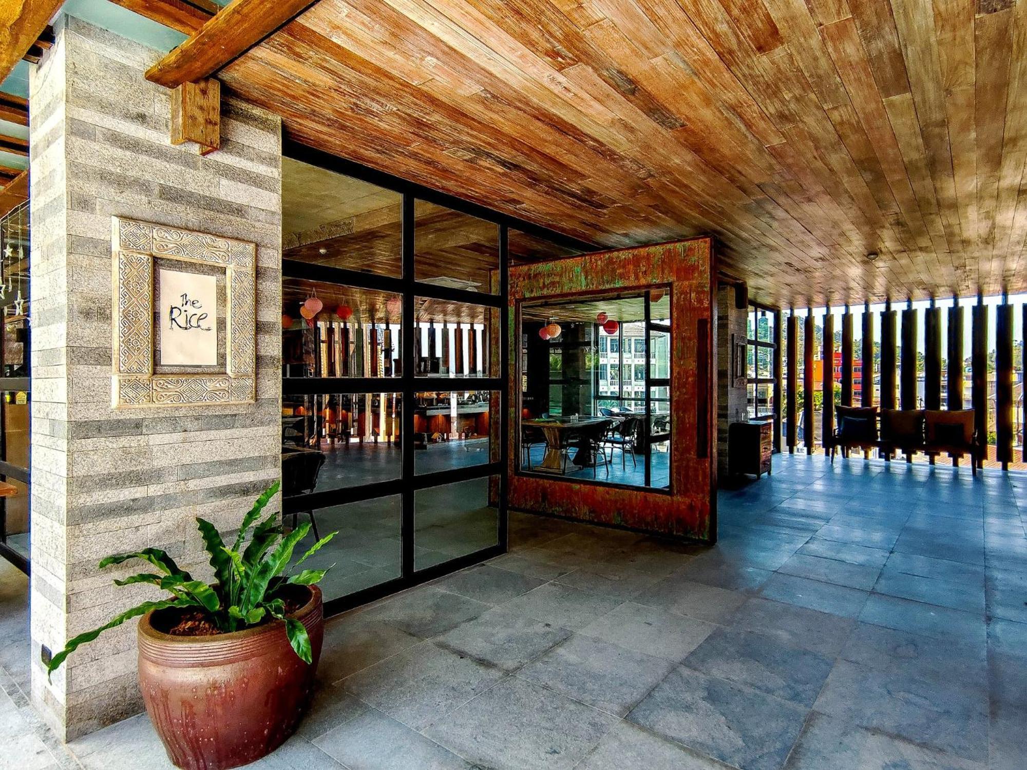 Dinso Resort & Villas Phuket, Vignette Collection By Ihg Patong Exterior photo