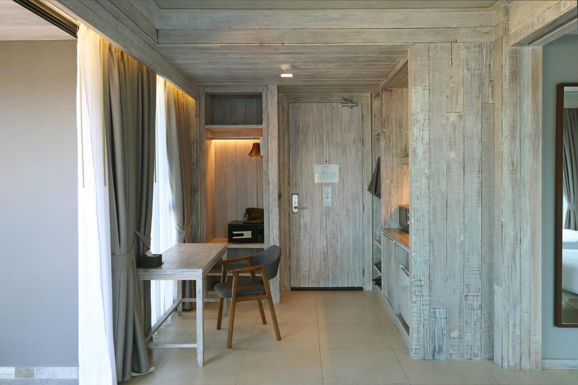 Dinso Resort & Villas Phuket, Vignette Collection By Ihg Patong Exterior photo